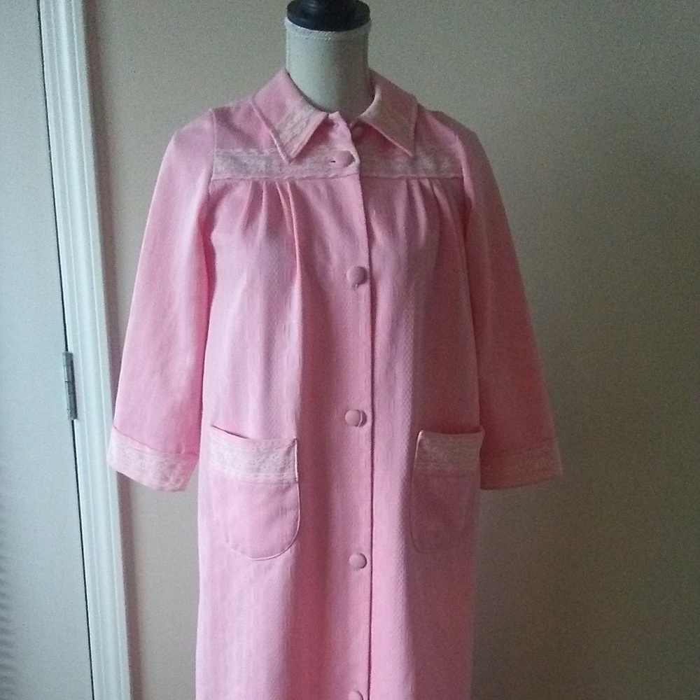 Vintage pink baby doll overcoat house coat pajama